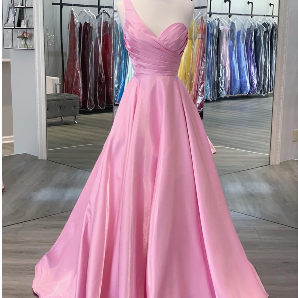 SOLD ONE OF A KIND Ashley Lauren - WORN ONCE